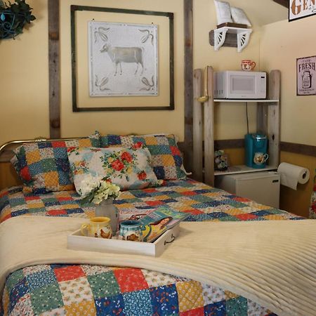 Acorn Hideaways Canton Charming Pioneer Suite 1890'S General Store ภายนอก รูปภาพ