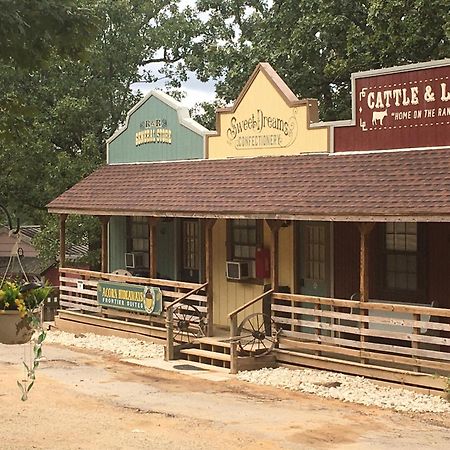 Acorn Hideaways Canton Charming Pioneer Suite 1890'S General Store ภายนอก รูปภาพ