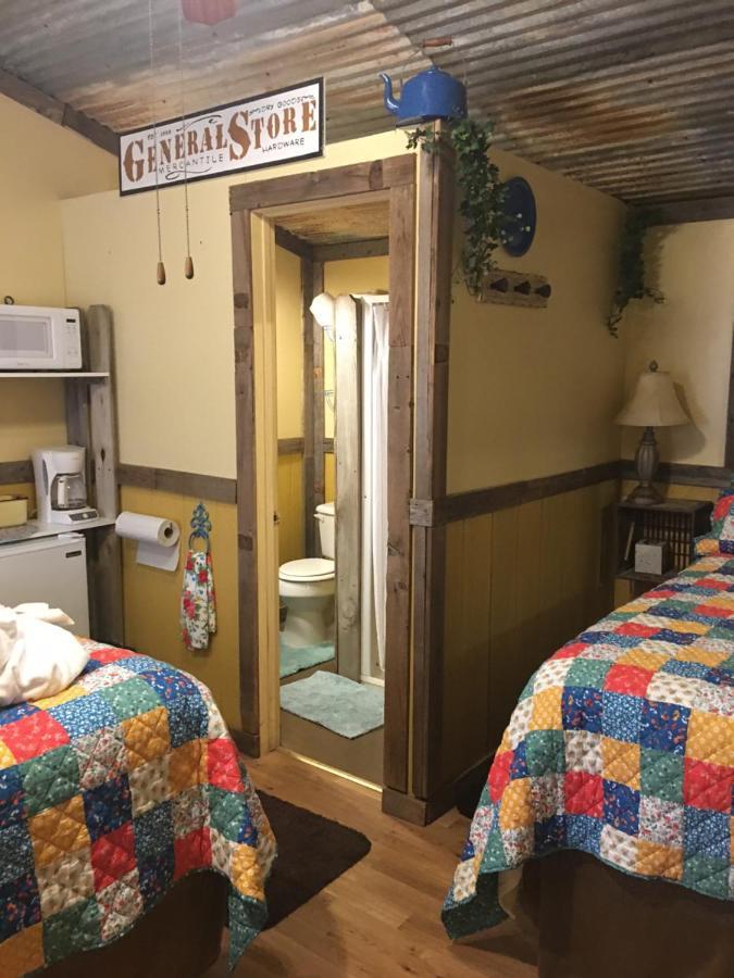 Acorn Hideaways Canton Charming Pioneer Suite 1890'S General Store ภายนอก รูปภาพ