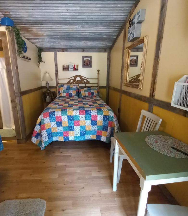 Acorn Hideaways Canton Charming Pioneer Suite 1890'S General Store ภายนอก รูปภาพ