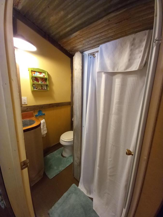 Acorn Hideaways Canton Charming Pioneer Suite 1890'S General Store ภายนอก รูปภาพ