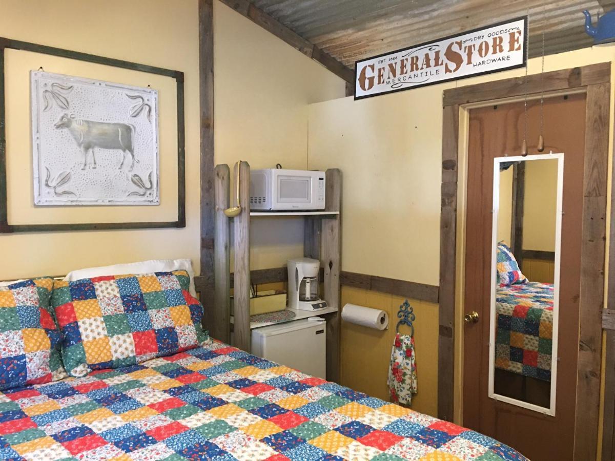 Acorn Hideaways Canton Charming Pioneer Suite 1890'S General Store ภายนอก รูปภาพ