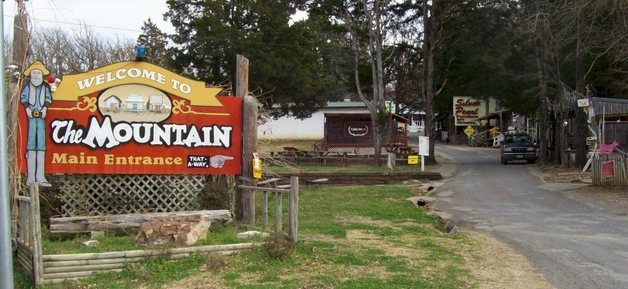 Acorn Hideaways Canton Charming Pioneer Suite 1890'S General Store ภายนอก รูปภาพ
