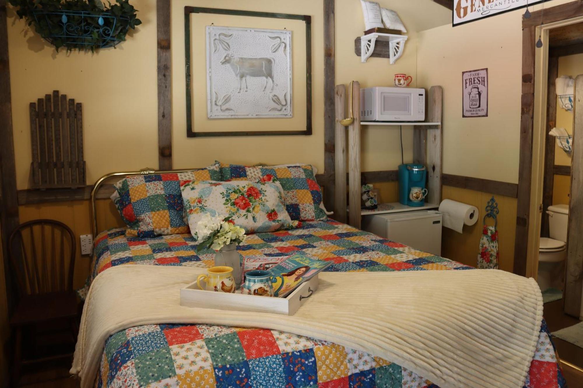 Acorn Hideaways Canton Charming Pioneer Suite 1890'S General Store ภายนอก รูปภาพ