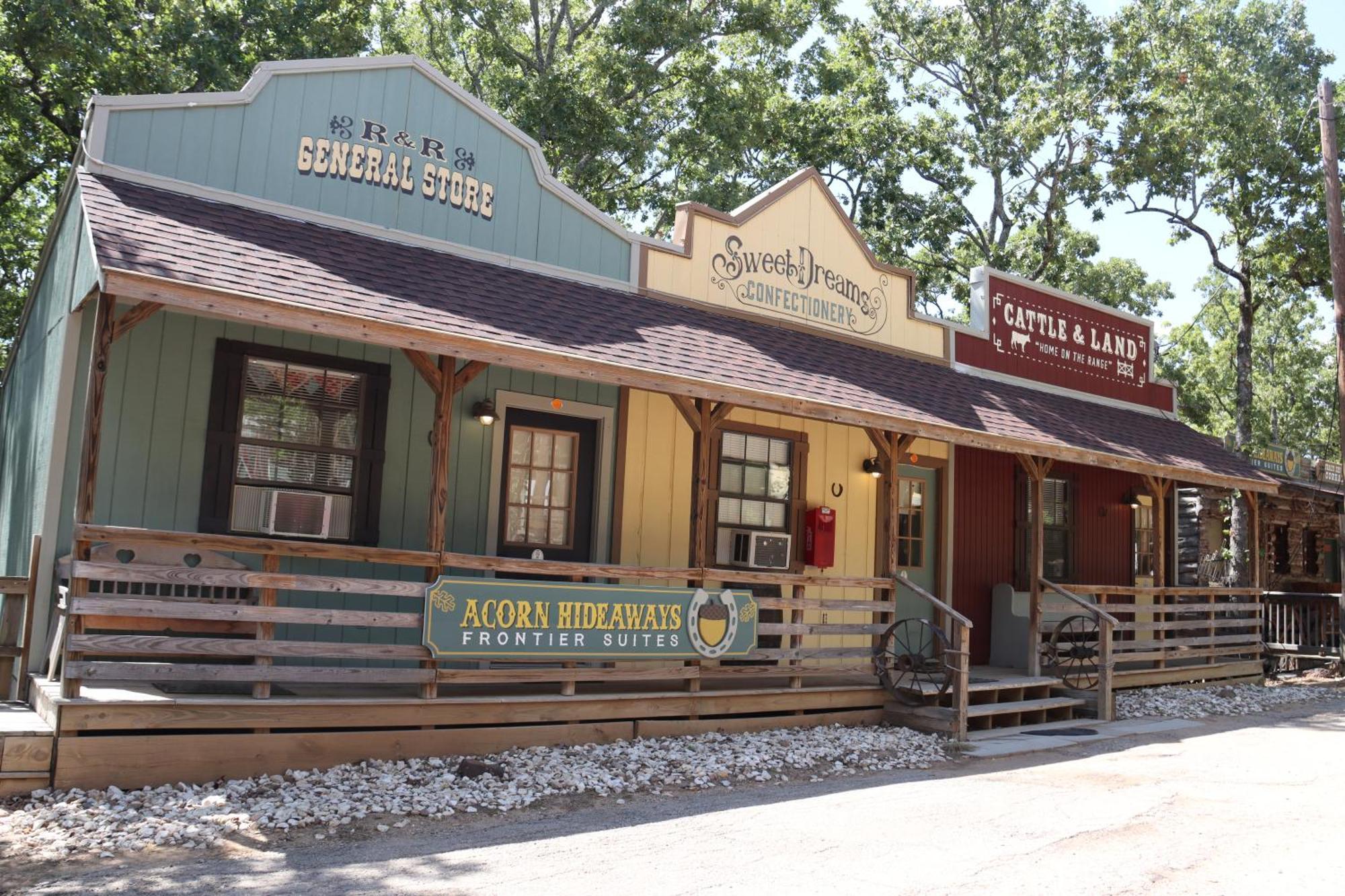 Acorn Hideaways Canton Charming Pioneer Suite 1890'S General Store ภายนอก รูปภาพ